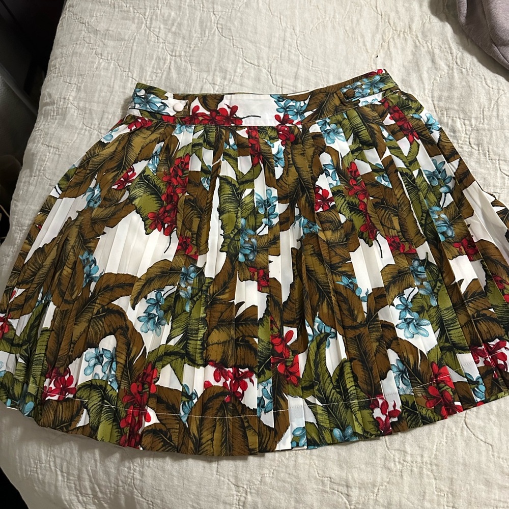 Pleated patterned skirt